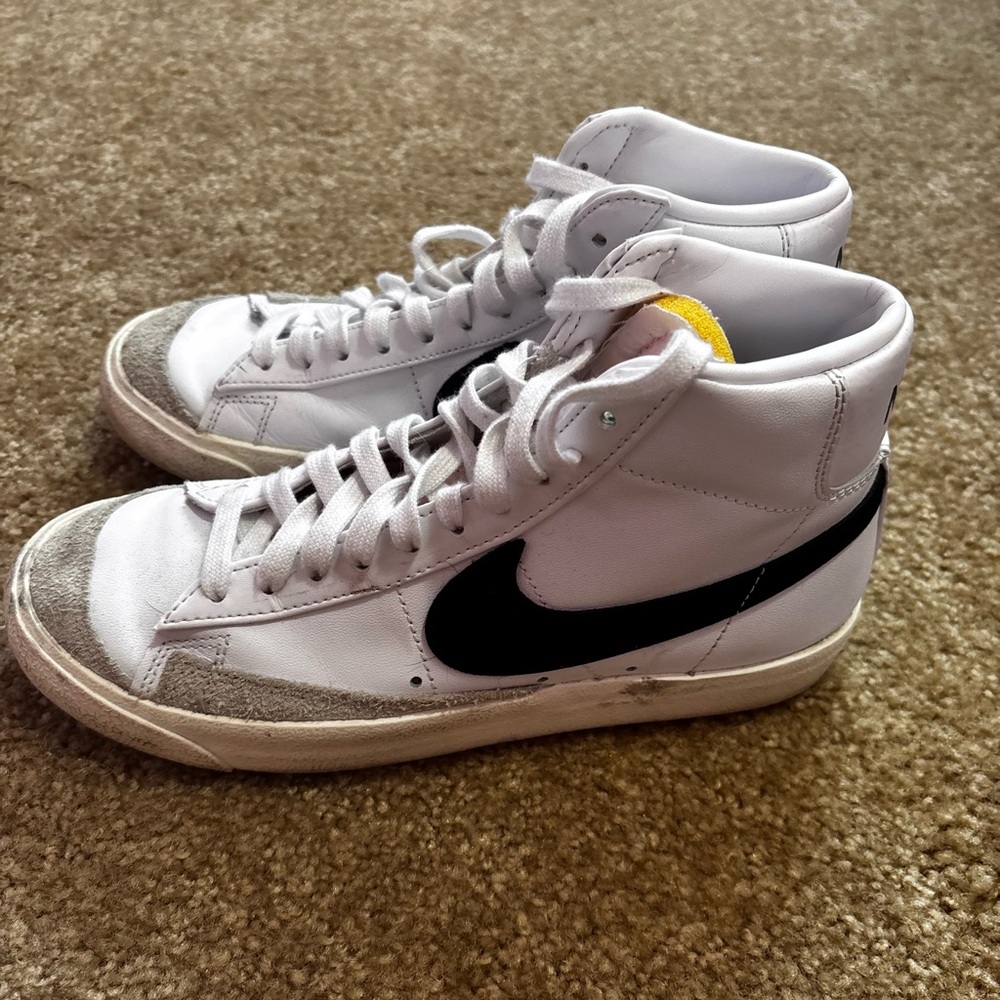 Women’s Nike Blazers 7.5